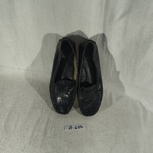 Impo Women's Size 9 Sophisticated Black Faux Crocodile Pattern Loafers